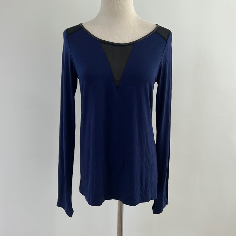 Feel the Piece. Navy & Black Long Sleeve Top. XS